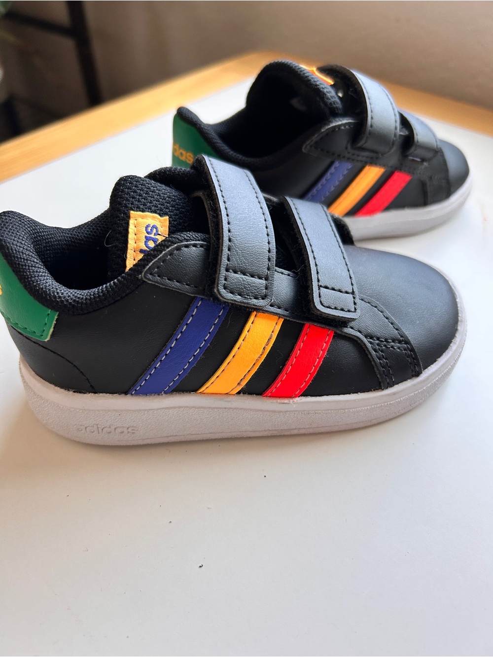 Kids Adidas US size 6k Black Sneaker with Rainbow Stripes - Velcro Closure